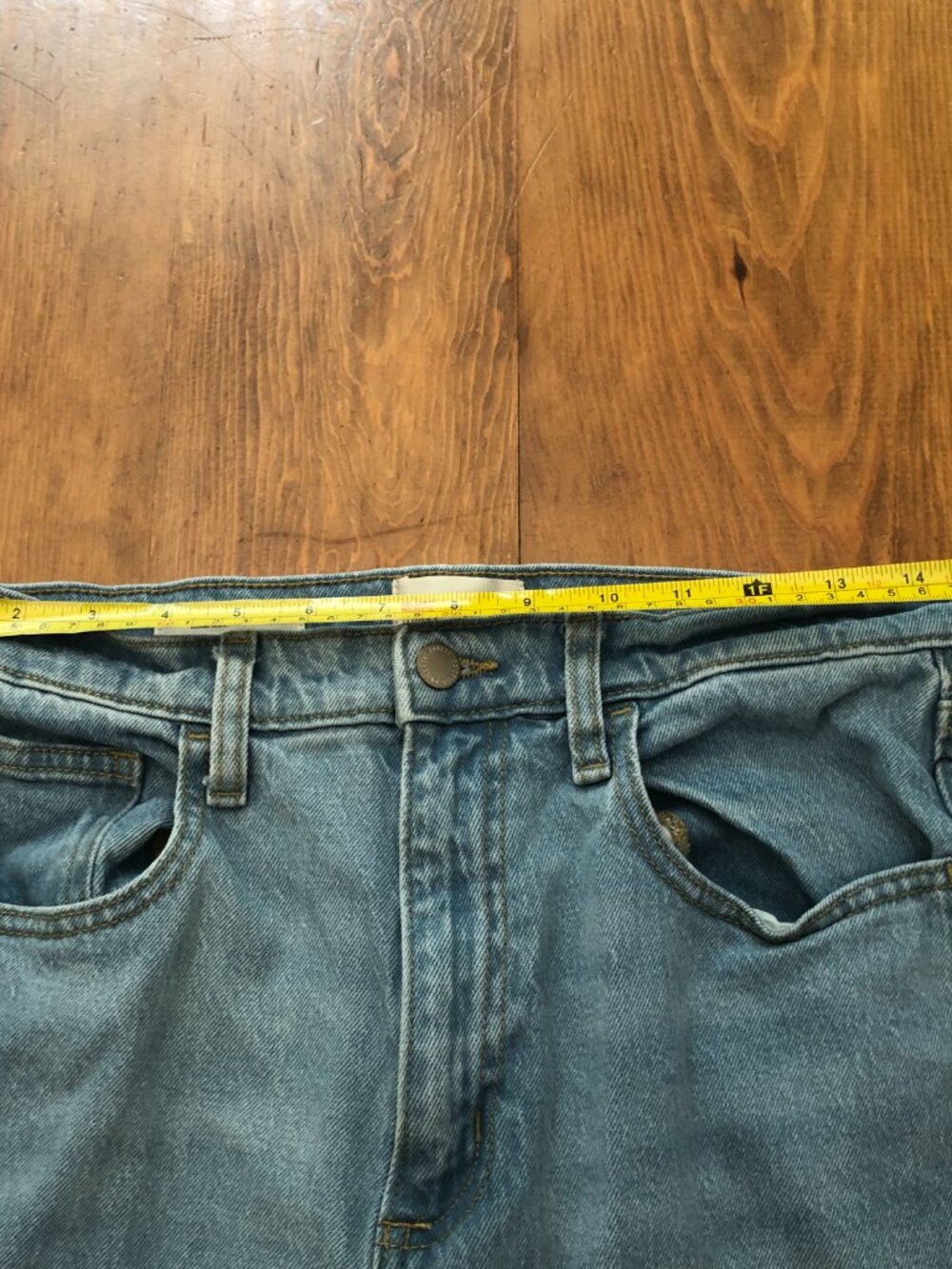 Universal Thread Women's High Rise Flare Jeans Size 10 Regular Light Blue - Picture 3 of 9